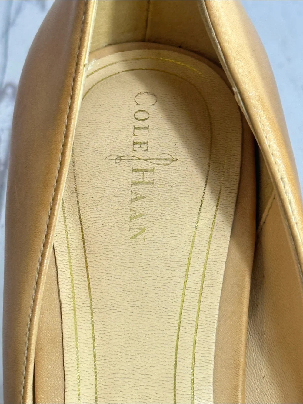 Cole Haan Chelsea pumps featuring a stacked heel and tan leather women’s size 9B